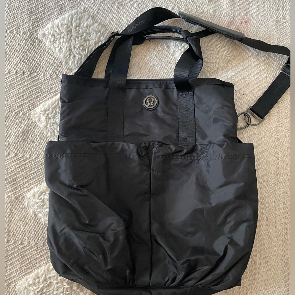 Lululemon black gym bag